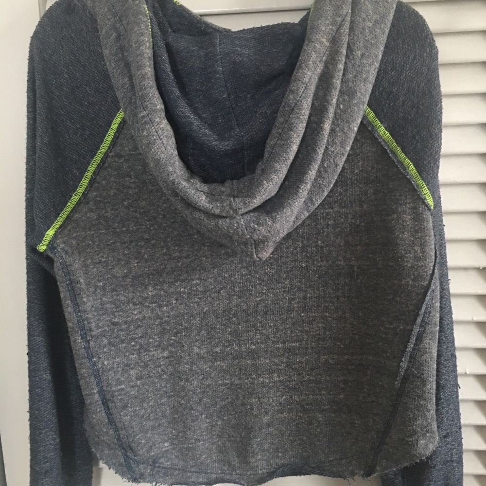 We the Free sweatshirt.  Grey.  Size S/P - Picture 7 of 8